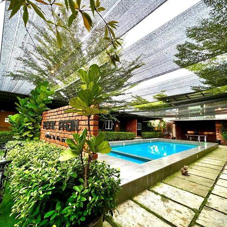 Petak Padin Cottage By The Pool, Kepala Batas  Kültér fotó