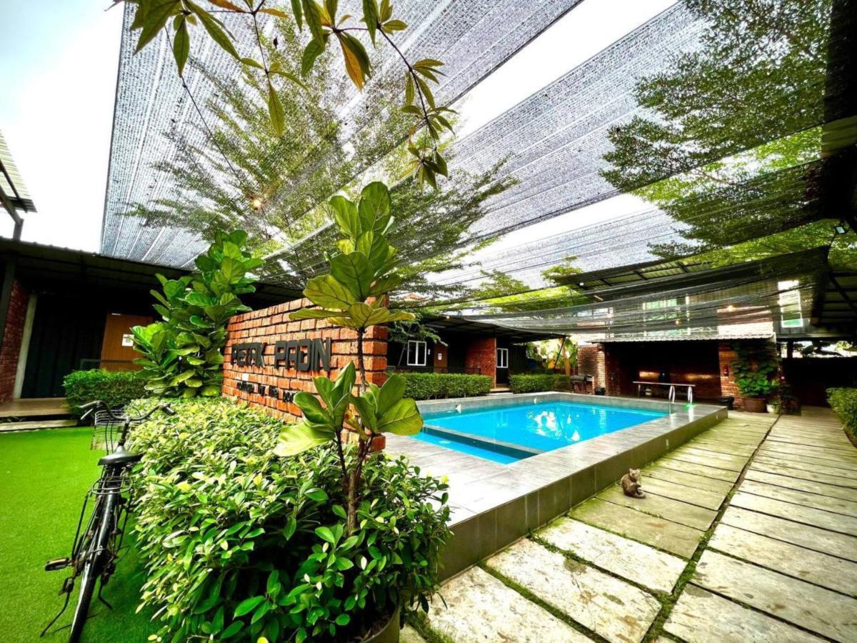 Petak Padin Cottage By The Pool, Kepala Batas  Kültér fotó
